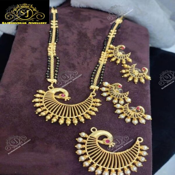 #sajshrungarjewellery#श्रृगारज्वेलरी #festival #dagine #daimaond set #americandiamond #adset #motiset #tanmani#chichpeti #tanmani #pearljewelleryset #mattvati #bajuband #choker #armlet#mangalsutra#maharashtrachae #traditional #jewellery #maharashtrian #dagine #bangdya #bangles #bangle #traditional #marathi # oxidisedms #silverms#tanmani #kashibai #bugadi #bride #marathmol #design #hipbelt #kamberpatt#marathmole #saaj #mangalsutra #belpan #chinchpeti #tanmani #puneri #putalihar #mohanmal #bormala #vajratik #vajrateek # Thanks 