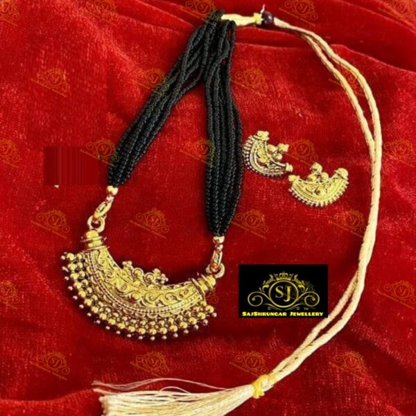 #sajshrungarjewellery#श्रृगारज्वेलरी #festival #dagine #daimaond set #americandiamond #adset #motiset #tanmani#chichpeti #tanmani #pearljewelleryset #mattvati #bajuband #choker #armlet#mangalsutra#maharashtrachae #traditional #jewellery #maharashtrian #dagine #bangdya #bangles #bangle #traditional #marathi # oxidisedms #silverms#tanmani #kashibai #bugadi #bride #marathmol #design #hipbelt #kamberpatt#marathmole #saaj #mangalsutra #belpan #chinchpeti #tanmani #puneri #putalihar #mohanmal #bormala #vajratik #vajrateek # Thanks 