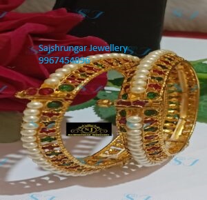 #sajshrungarjewellery#श्रृगारज्वेलरी #festival #dagine #daimaond set #americandiamond #adset #motiset #tanmani#chichpeti #tanmani #pearljewelleryset #mattvati #bajuband #choker #armlet#mangalsutra#maharashtrachae #traditional #jewellery #maharashtrian #dagine #bangdya #bangles #bangle #traditional #marathi # oxidisedms #silverms#tanmani #kashibai #bugadi #bride #marathmol #design #hipbelt #kamberpatt#marathmole #saaj #mangalsutra #belpan #chinchpeti #tanmani #puneri #putalihar #mohanmal #bormala #vajratik #vajrateek # Thanks 