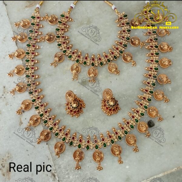 #sajshrungarjewellery#श्रृगारज्वेलरी #festival #dagine #daimaond set #americandiamond #adset #motiset #tanmani#chichpeti #tanmani #pearljewelleryset #mattvati #bajuband #choker #armlet#mangalsutra#maharashtrachae #traditional #jewellery #maharashtrian #dagine #bangdya #bangles #bangle #traditional #marathi # oxidisedms #silverms#tanmani #kashibai #bugadi #bride #marathmol #design #hipbelt #kamberpatt#marathmole #saaj #mangalsutra #belpan #chinchpeti #tanmani #puneri #putalihar #mohanmal #bormala #vajratik #vajrateek # Thanks 