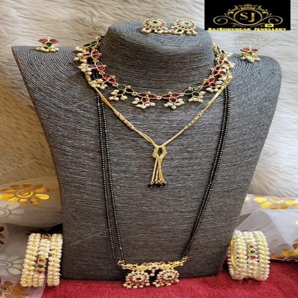 #sajshrungarjewellery#श्रृगारज्वेलरी #festival #dagine #daimaond set #americandiamond #adset #motiset #tanmani#chichpeti #tanmani #pearljewelleryset #mattvati #bajuband #choker #armlet#mangalsutra#maharashtrachae #traditional #jewellery #maharashtrian #dagine #bangdya #bangles #bangle #traditional #marathi # oxidisedms #silverms#tanmani #kashibai #bugadi #bride #marathmol #design #hipbelt #kamberpatt#marathmole #saaj #mangalsutra #belpan #chinchpeti #tanmani #puneri #putalihar #mohanmal #bormala #vajratik #vajrateek # Thanks 