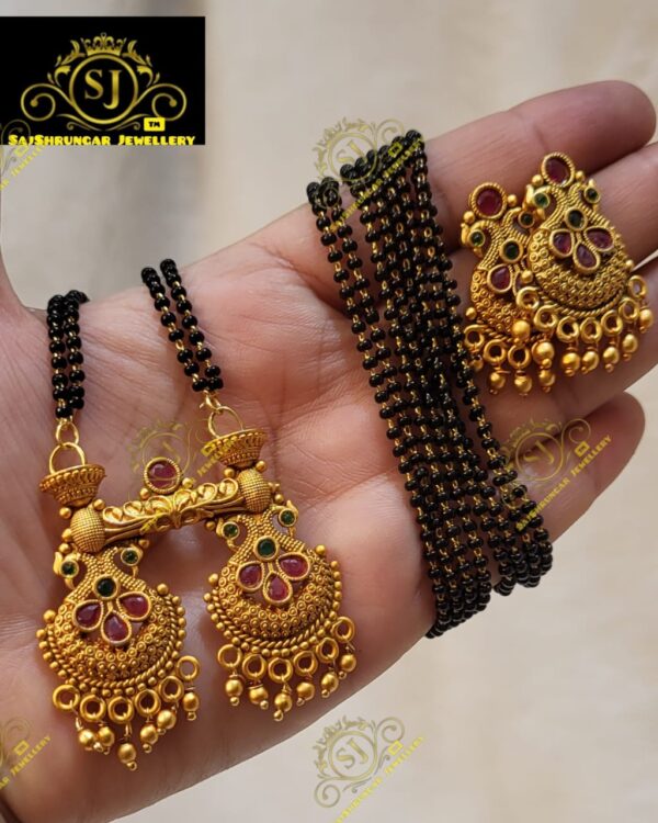 #sajshrungarjewellery#श्रृगारज्वेलरी #festival #dagine #daimaond set #americandiamond #adset #motiset #tanmani#chichpeti #tanmani #pearljewelleryset #mattvati #bajuband #choker #armlet#mangalsutra#maharashtrachae #traditional #jewellery #maharashtrian #dagine #bangdya #bangles #bangle #traditional #marathi # oxidisedms #silverms#tanmani #kashibai #bugadi #bride #marathmol #design #hipbelt #kamberpatt#marathmole #saaj #mangalsutra #belpan #chinchpeti #tanmani #puneri #putalihar #mohanmal #bormala #vajratik #vajrateek # Thanks 