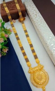 #1gramgoldformingms #longganthan #1grammangalsutra #flowermotifmangalsutra #ganthan #mattgold #onegramgoldjewellery #viral #imitationjewellery #virals #bridalmakeup #weddingjewellery #marathi #maharshtrianbride#weddingwear #longmangalsutra