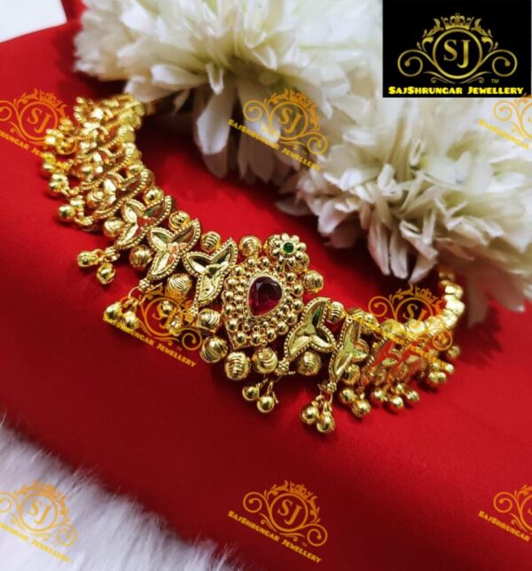 Thushi / Necklace